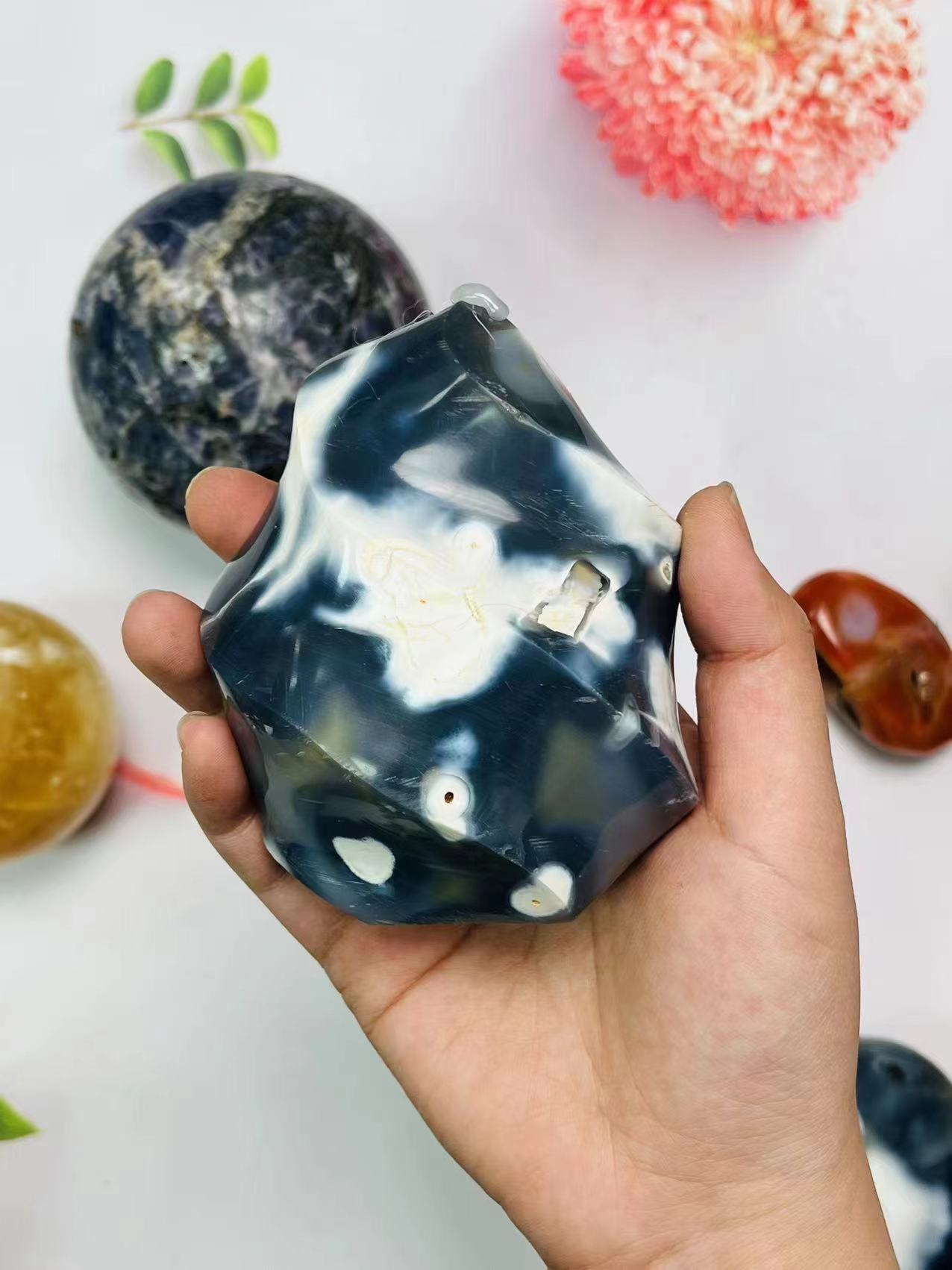 LULU's Crystals 70% off, over$50 get scarf ,over $100 get money tree ,follow+claim name= one free ring$1 does not enjoy free shipping!!!comment to win