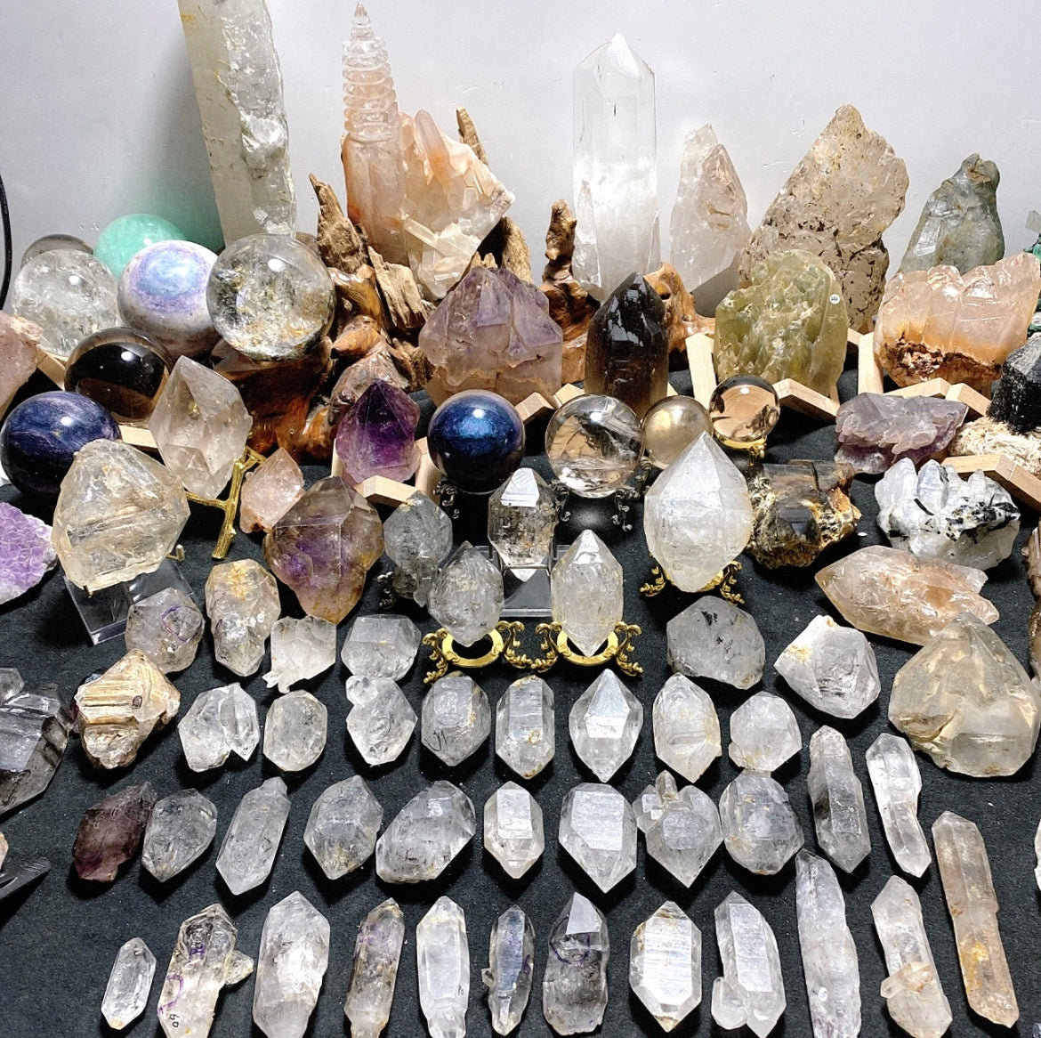 Find the crystals that belong to you!($9.9=order)quartz/jasper/marble/jade/tourmalindian and so on with tower/sphere/carving/cube shape/freeform/beads/artware and so on